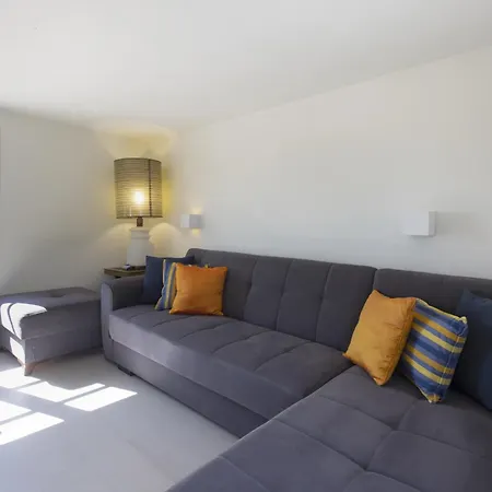 Aphrodite - Elegant Villa, Sea Views, Designer Renovation Вилла Амбелас