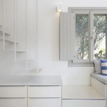 Aphrodite - Elegant Villa, Sea Views, Designer Renovation Вилла Амбелас