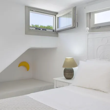 Вилла Aphrodite - Elegant Villa, Sea Views, Designer Renovation