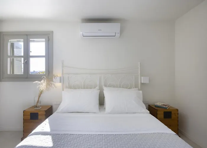 Villa Aphrodite · Elegant Villa, Sea Views, Designer Renovation