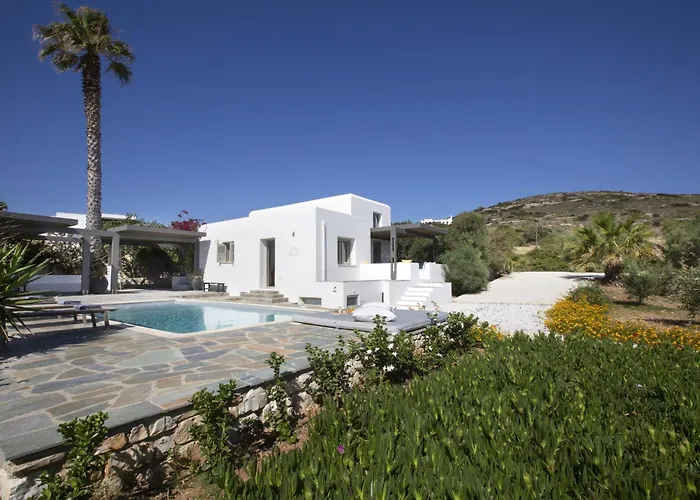 Aphrodite · Elegant Villa, Sea Views, Designer Renovation Villa *