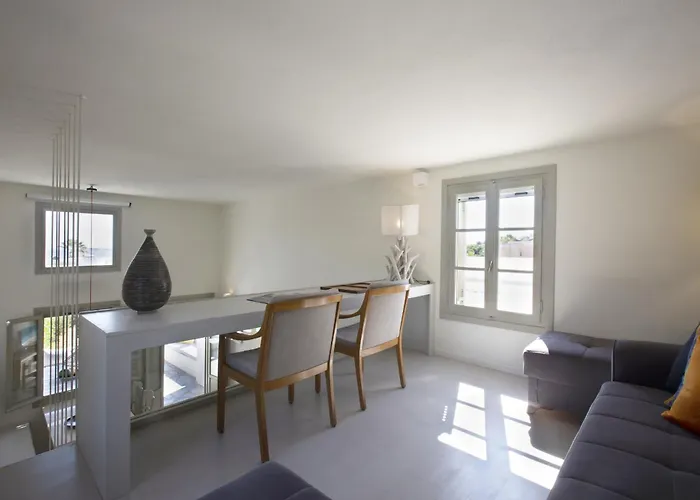 Aphrodite · Elegant Villa, Sea Views, Designer Renovation Ambelas