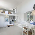 וילה Aphrodite - Elegant Villa, Sea Views, Designer Renovation אמבלאס
