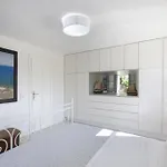 וילה Aphrodite - Elegant Villa, Sea Views, Designer Renovation