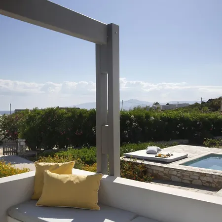 Aphrodite - Elegant Villa, Sea Views, Designer Renovation אמבלאס