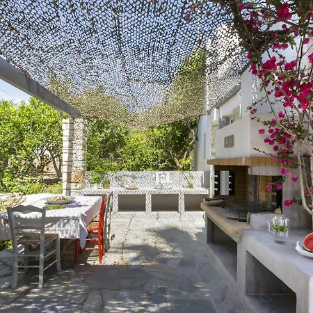 וילה Aphrodite - Elegant Villa, Sea Views, Designer Renovation *