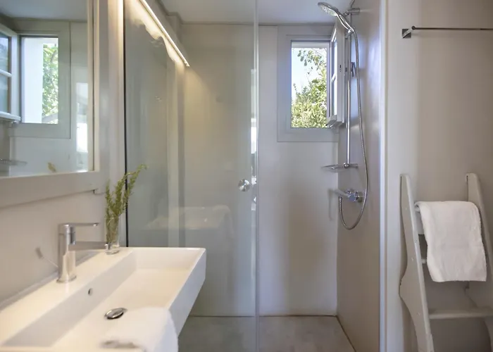 Aphrodite - Elegant Villa, Sea Views, Designer Renovation Ampelas