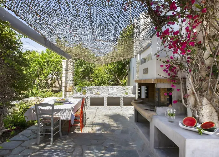 Villa Aphrodite - Elegant Villa, Sea Views, Designer Renovation *