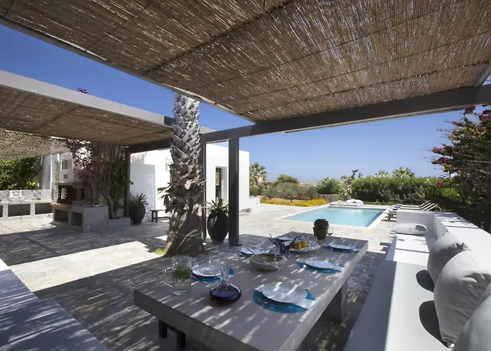 Villa Aphrodite - Elegant Villa, Sea Views, Designer Renovation Ampelas